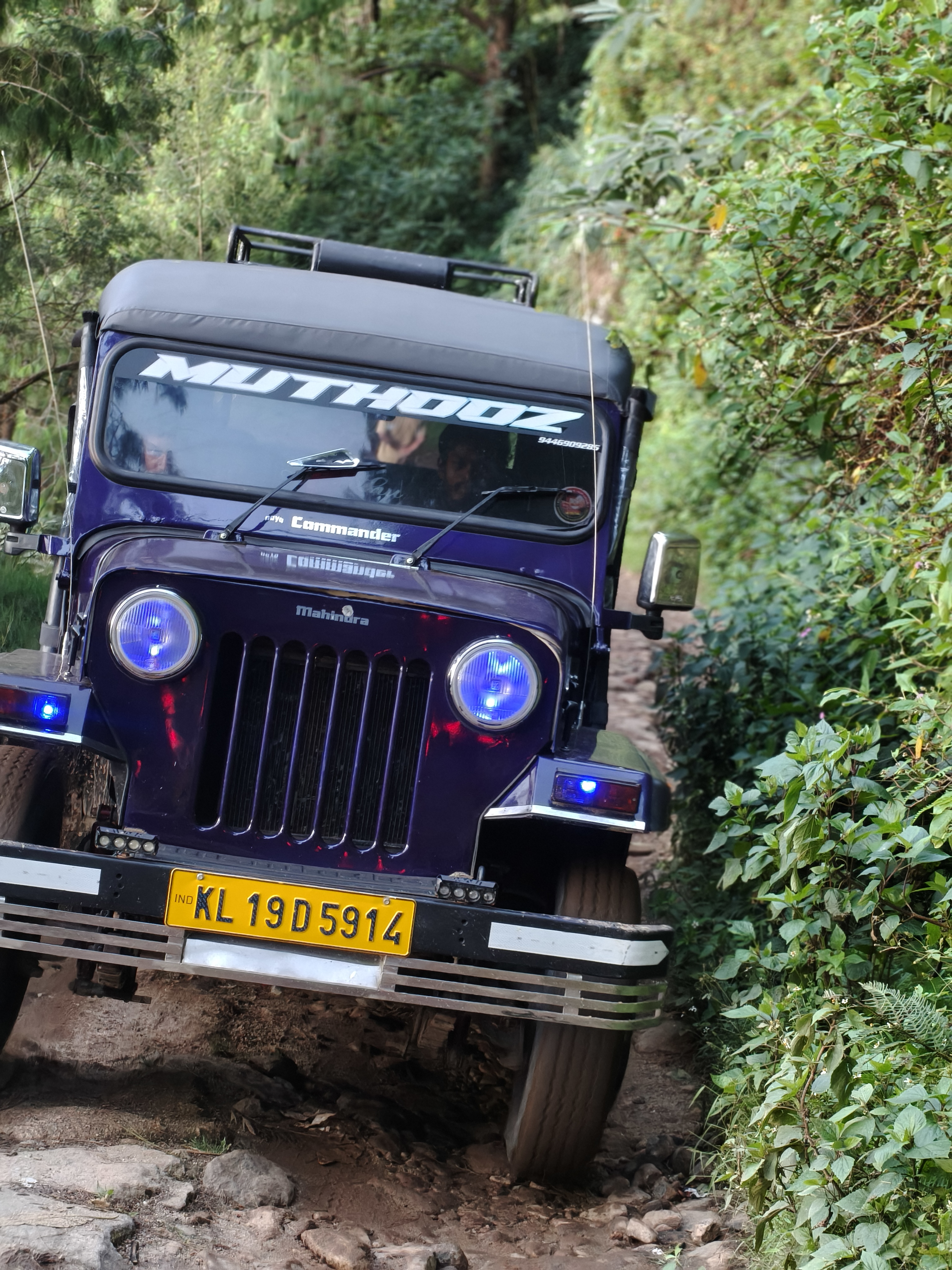 Kolukkumalai Sunrise Point jeep off-road trail through forest and rocks